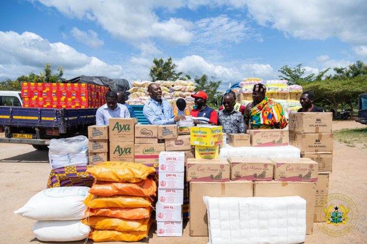 Energy Ministry donates to residents affected by Akosombo Dam Spillage