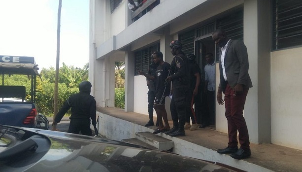 Two Jubilee House soldiers, 4 others remanded for alleged robbery