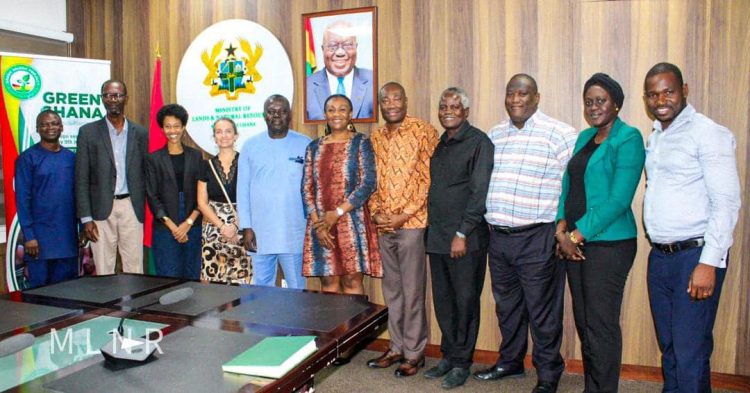 NRGI holds collaborative discussions on green minerals with Lands Ministry