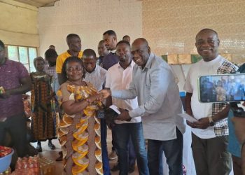 Offinso North MP, DCE  donate to over 2,000 widows in his  constituency