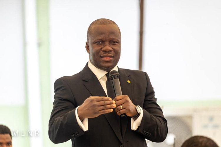 Support us to complete all projects – Jinapor to staff