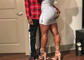 11 Moments to touch your wife’s butt