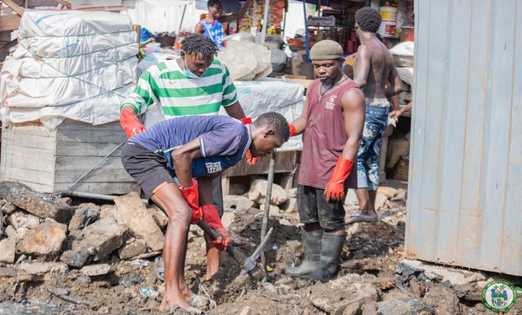 AMA mobilises communities to clean chocked drains in Accra
