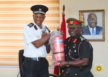 Chief of Defence Staff pays a courtesy call on Chief Fire Officer
