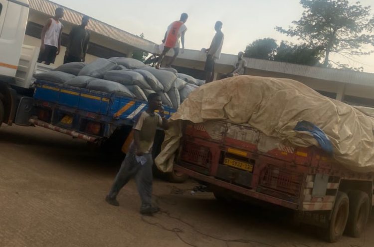 V/R: Immigration Service intercepts 3 trucks of smuggled cocoa beans at Torkor