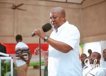Mahama descends on NAPO over ‘dumsor’ comment