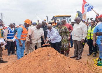 Akufo-Addo cuts sod for reconstruction and dualization of Adenta-Dodowa road