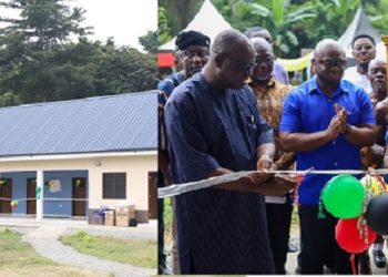 V/R: Boundary commission, Ministry of foreign affairs hands over rehabilitated Leklebi-Kame heath centre