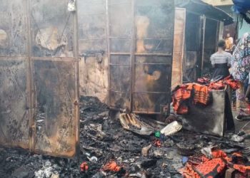 A/R: Fire destroys over 40 shops at Kwadaso market