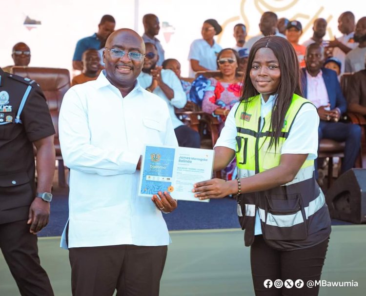 From head pans to steering wheels: 22 Kayayei graduate as bus drivers