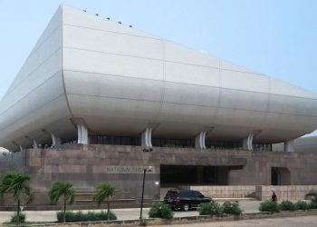 Mahama promises to build second national theatre in Kumasi