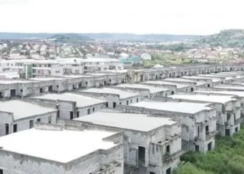 Hundreds of Nigerian homes seized in huge anti-graft case