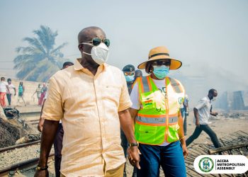 Regional Minister, Accra Mayor commiserate with Kantamanto fire victims