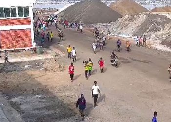 Armed thugs attack Electrochem warehouse