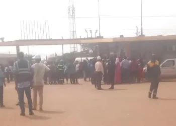 Over 100 youth invade TOR to demand exit of previous government appointees