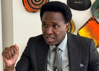 Mozambique opposition leader says he will return home from exile