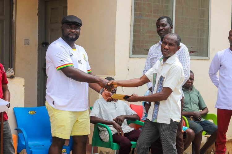 Mpraeso MP donates to support teacher’s bungalow destroyed by fire at Nkyenekyene