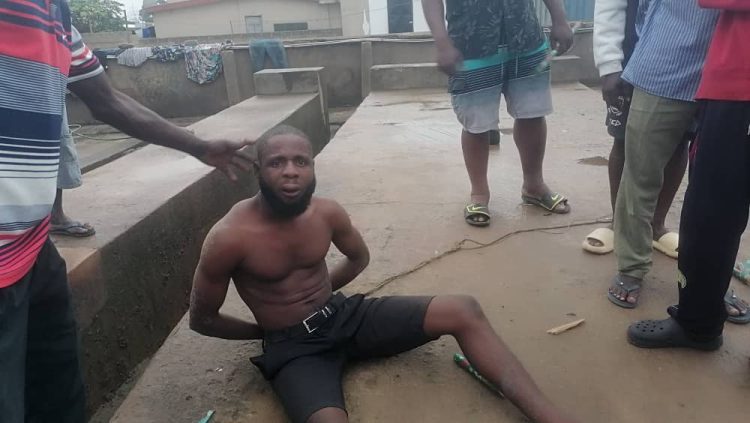 Kasoa: Man beaten for allegedly stealing clothes hanger and toilet roll