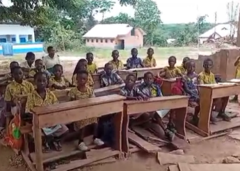 B/R: Dormaa Akwamu pupils forced to learn under trees after fire destroys school