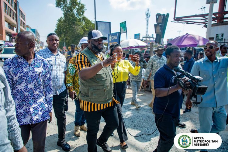 Accra Mayor inspects repair works on Kwame Nkrumah Avenue