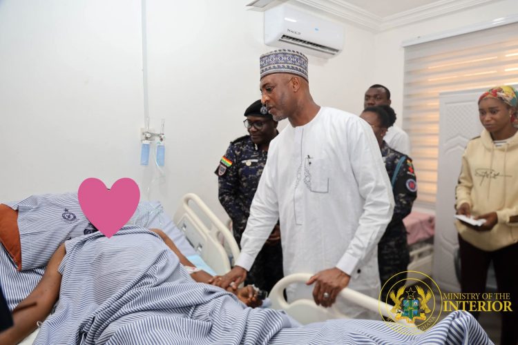 Interior Minister visits injured Officer, commends bravery in La robbery response