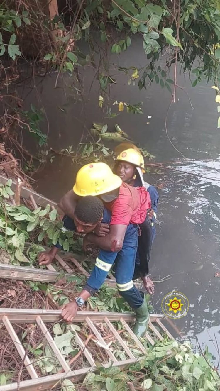 BE/R: Fire Service rescues driver’s mate from Tano river at Kuntunso
