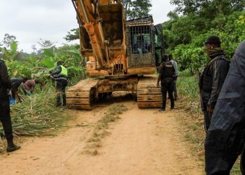 Police intercepts excavator in Jimira Forest