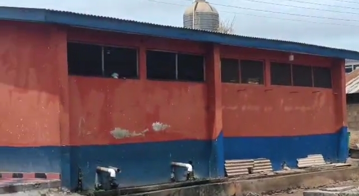 B/R: Traders lament as toilet waste flows into market space