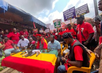 GA/R: Holy garden market traders protest forced eviction plot by AMA