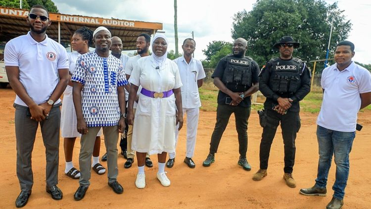 Police special operations team donates blood to save colleague’s life in Bole