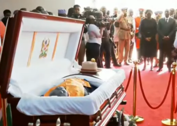 Ruto, Uhuru and Ida Odinga view Raila’s body at Kasarani