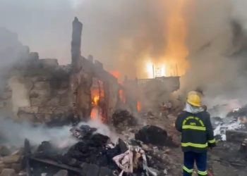 Fire fighters battle hours of blaze at Kantamanto Tazani Lane
