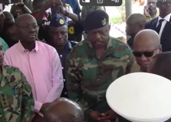 President Mahama pays visit to victims of GAF recruitment stampede at 37 Military Hospital