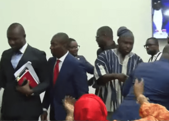 Minority walks out of vetting of Chief Justice